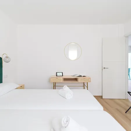 Homeforguest Moderno Con Piscina En Appartement