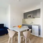 Homeforguest Moderno Con Piscina En