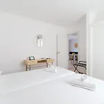 Homeforguest Moderno Con Piscina En Apartman