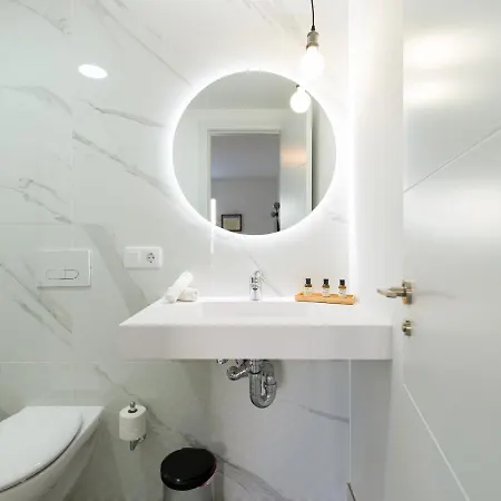 Appartamento Homeforguest Moderno Con Piscina En