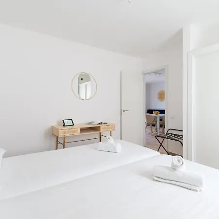 Homeforguest Moderno Con Piscina En Appartamento